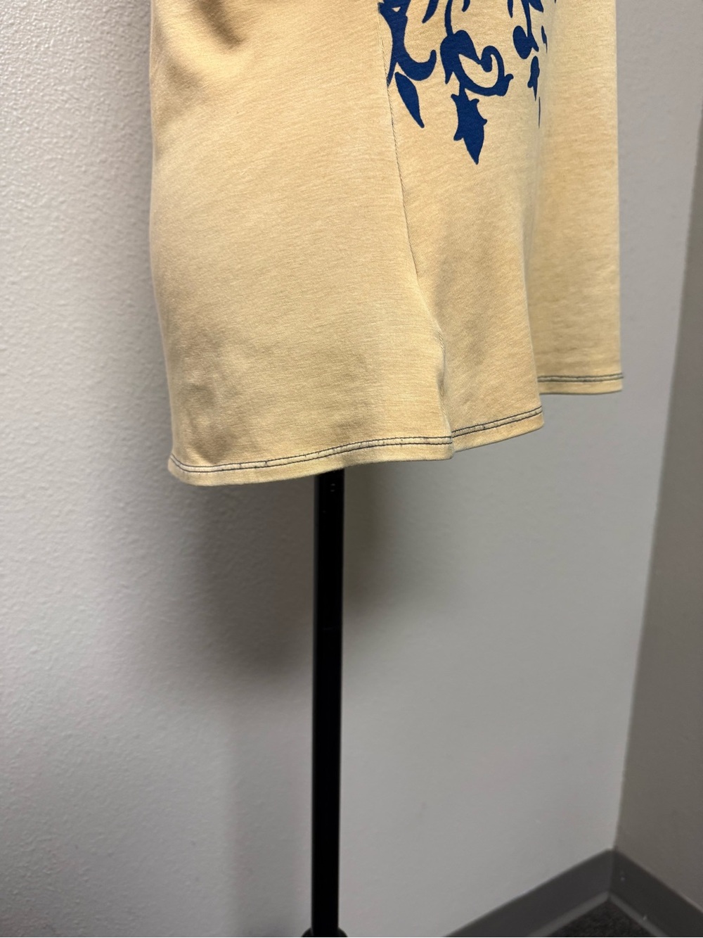 BambooCo XL Pima Cotton Navy Scroll Graphic Tan Stretch Short Sleeve Tee Top - Picture 5 of 14